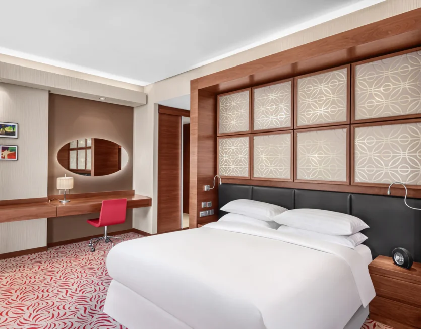 dohfp-king-guestroom-1427-hor-clsc